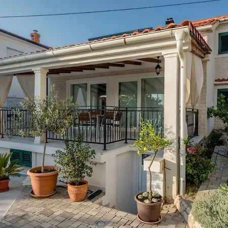 Villa Bella Banjol Exterior photo
